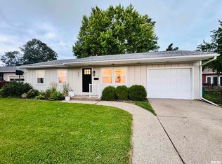 702 S Pearl St, Macomb, IL 61455