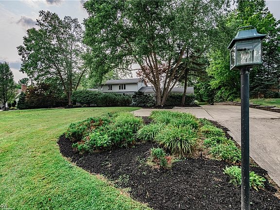 2nd image of 31329 Gates Mills Blvd