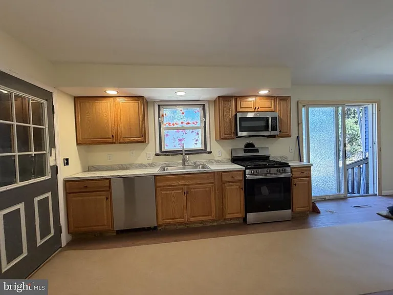 322 Nicholson Rd — Photo 9