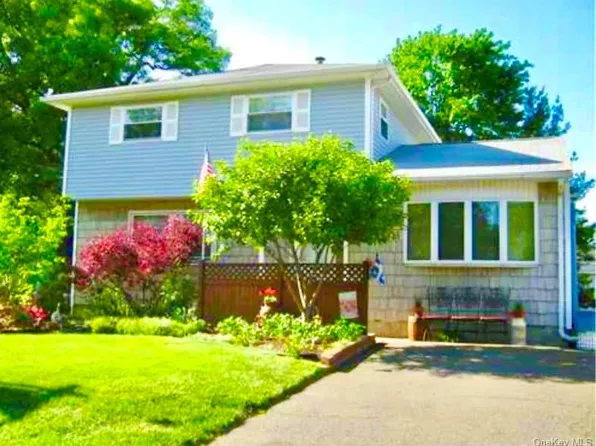 46 W Orangeburg Rd, Orangeburg, NY 10962