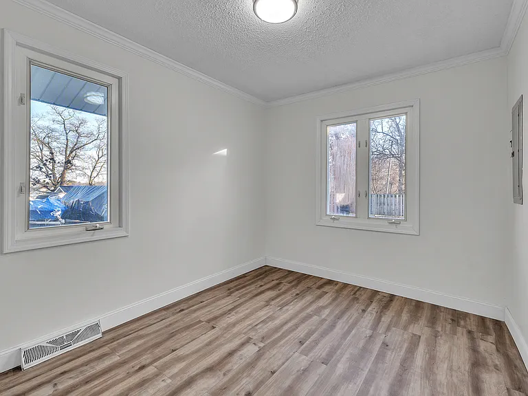 8165 Leonard Dr — Photo 29