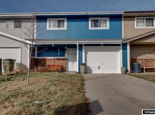 1384 Sweetwater Rd, Douglas, WY 82633