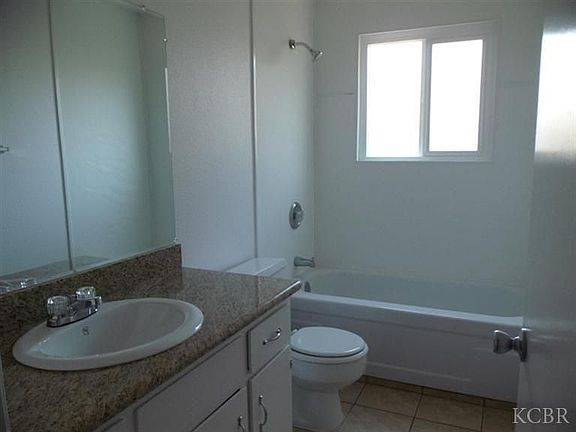 3rd image of 1582 Ashland Dr