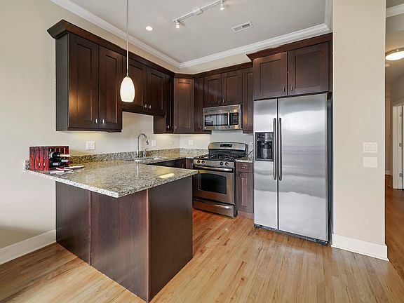 4th image of 207 E 31st St APT 2F