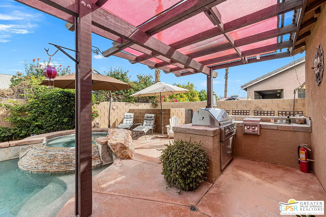 4 bed, 2.5 bath, 2119 sqft, $15,000 — Photo 2