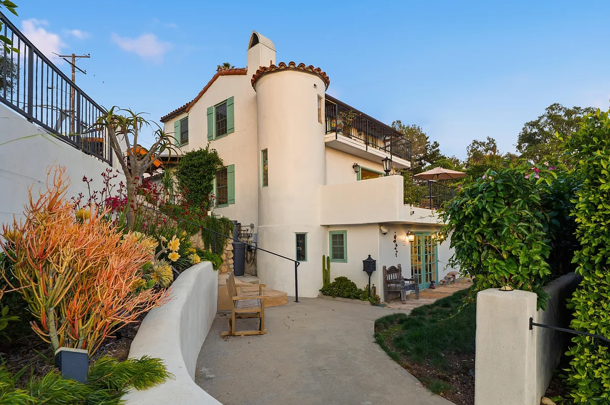 Building Photo - 181 Alameda Padre Serra