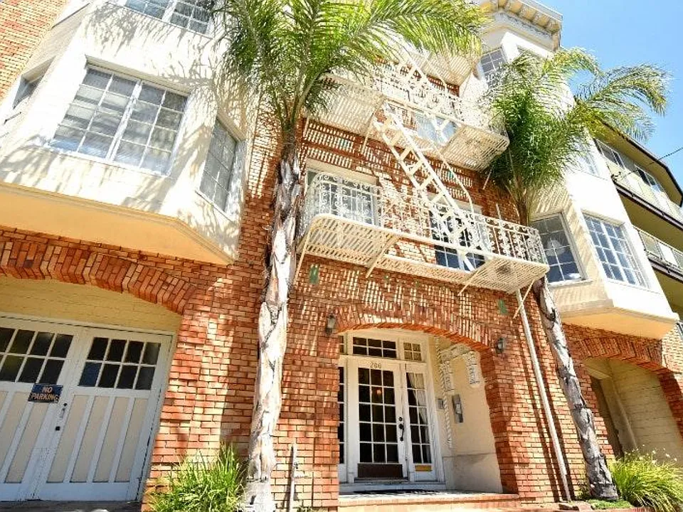 200 Wayne Ave #7