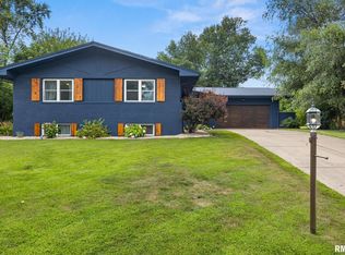 5215 N Sherbrook Ln, Peoria, IL