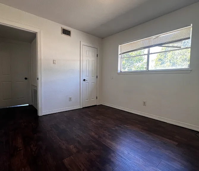 14409 Pine St #1 — Photo 4