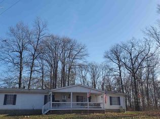 500 Woodhills Ln, Mitchell, IN 47446