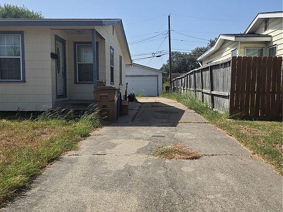 2nd image of 4417 Townsend St