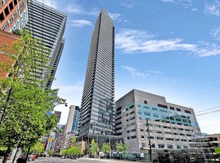 832 Bay St #204, Toronto, ON M5S1Z6