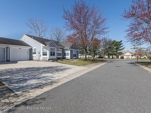 2nd image of 1066B Buckingham Dr