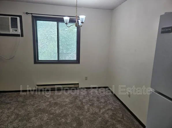 210 N Phillips Ave, Sutton, NE