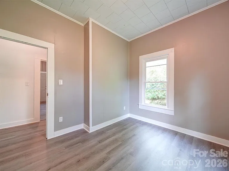 720 S Main St — Photo 14