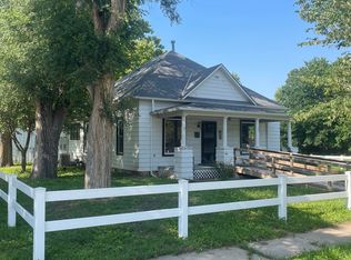 122 E 5th St, Chapman, KS 67431