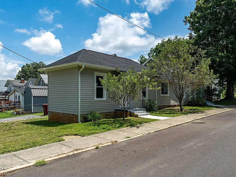 1007 Spring St — Photo 34