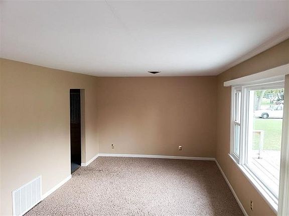3rd image of 3909 N Glenwood Ave