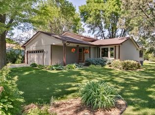 5561 Arona St, Shoreview, MN 55126