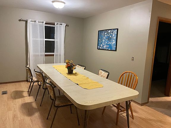Shared dining room