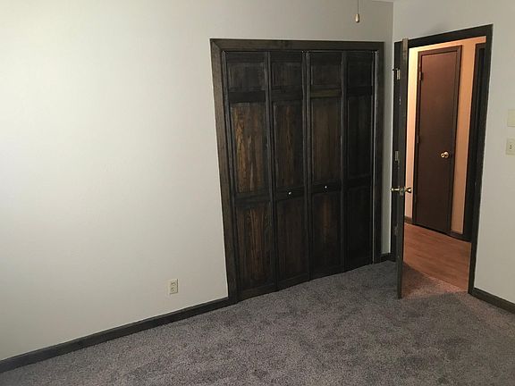 3rd image of 215 W Vale Dr