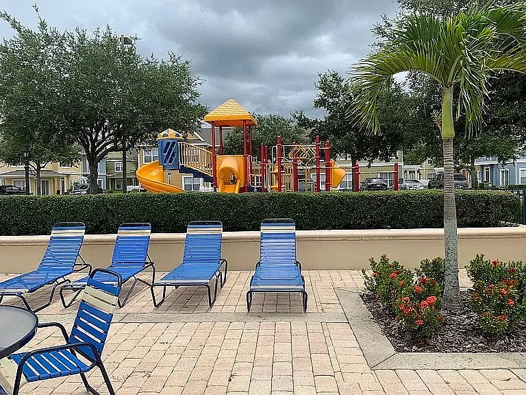3 bed, 1296 sqft, $1,750 — Photo 2