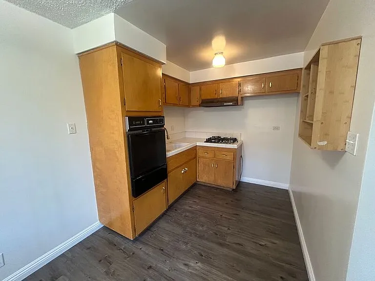 325 N Glendora Ave #3 — Photo 8