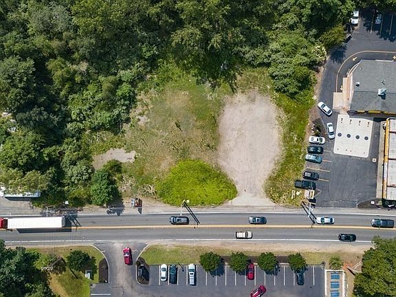 3rd image of 37 James Rd