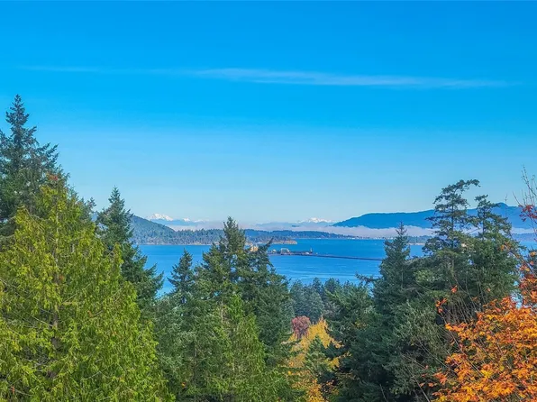 11733 Hummingbird Lane, Anacortes, WA 98221