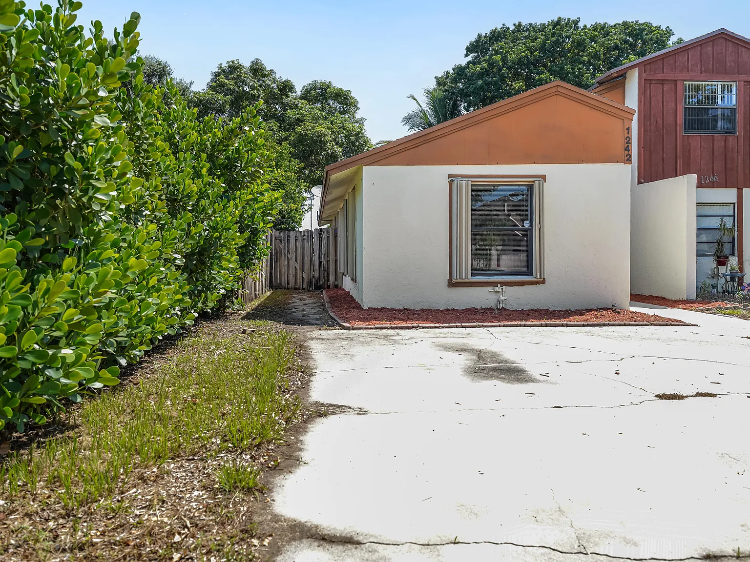 2 bed, 2.0 bath, 1311 sqft, $2,470 — Photo 3