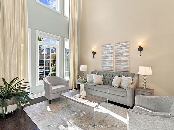 5th image of 227 Alison Cres