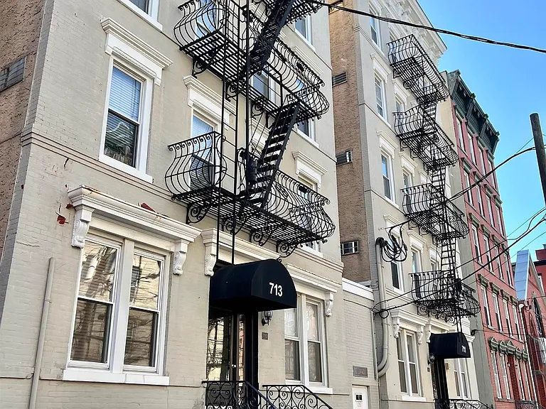 711 Willow Ave #3G — Photo 8