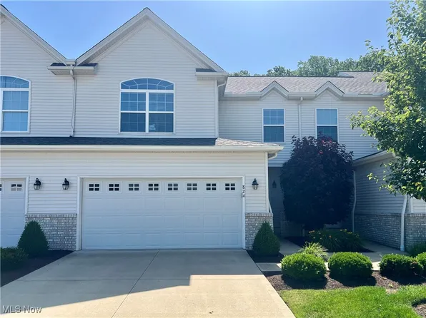 824 Wildberry Cir, Avon Lake, OH 44012