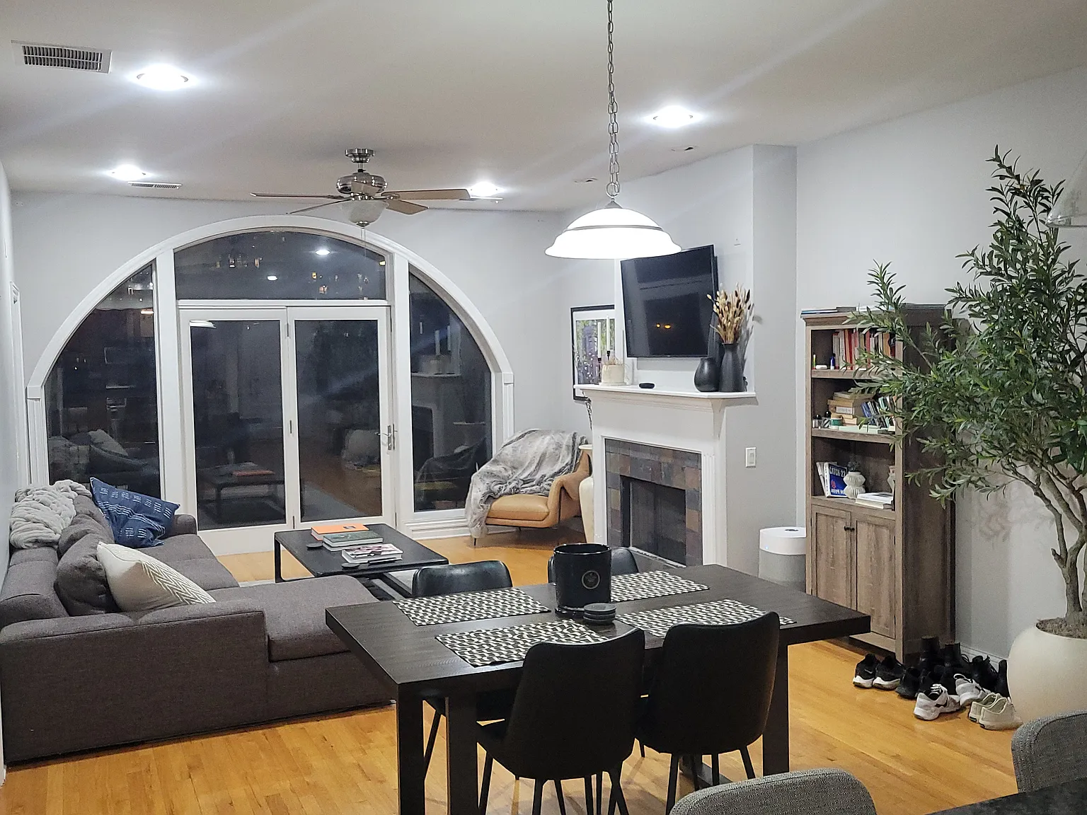 1 bed, 1.5 bath, 1050 sqft, $3,000 — Photo 3