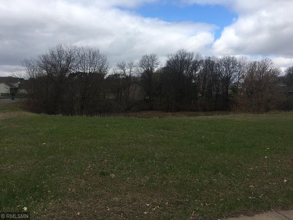 2nd image of 3385 Maple Dr S