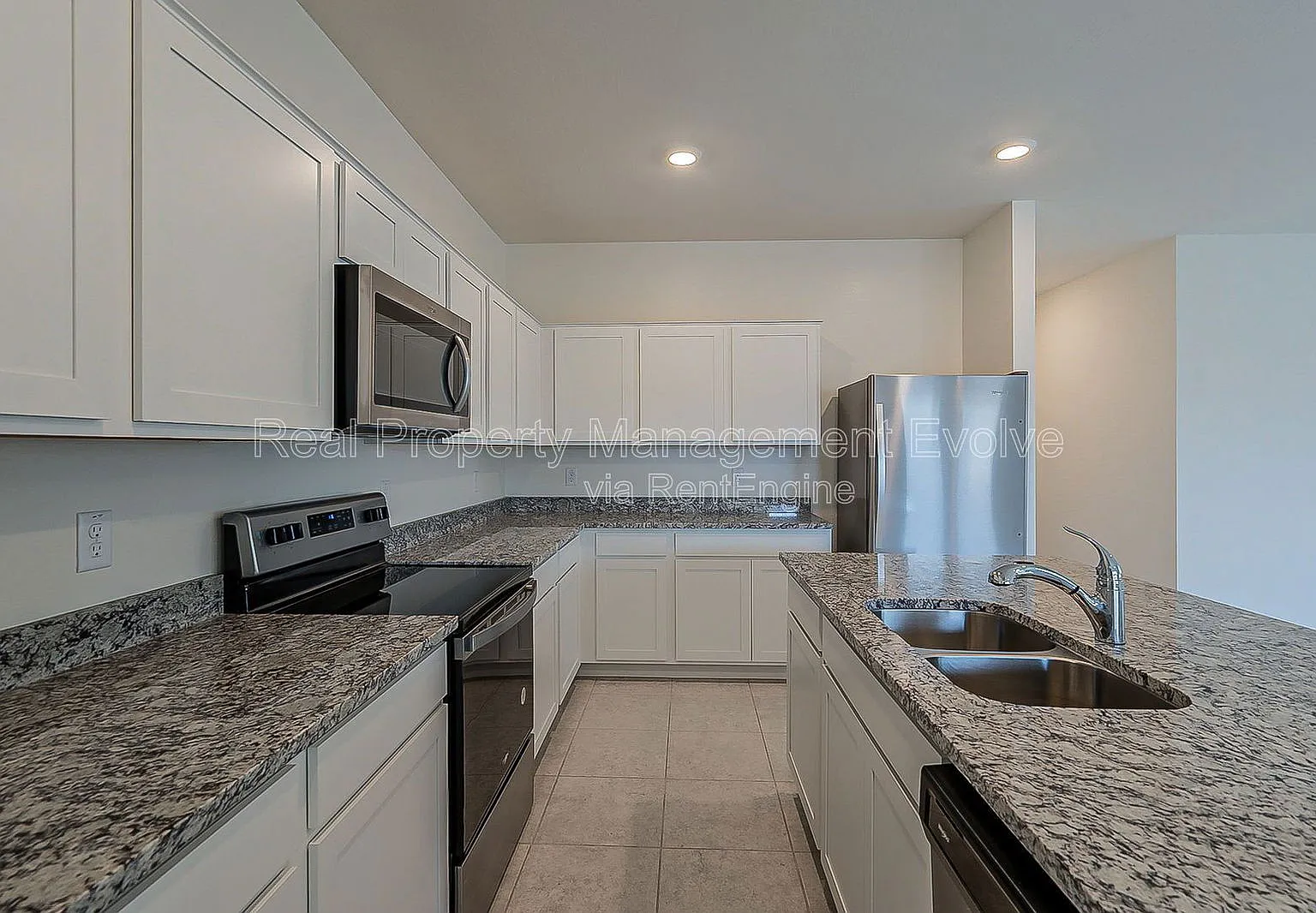 4 bed, 3.0 bath, 1912 sqft, $2,195 — Photo 1