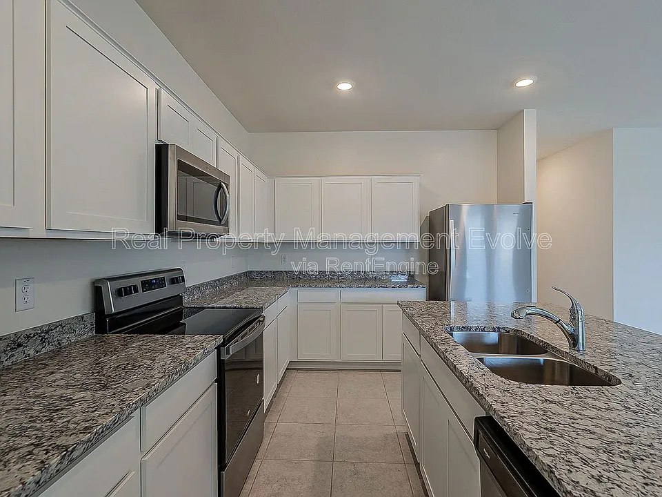 6450 W Magdalena Ln