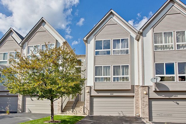 1st image of 664 E Fountainview Dr