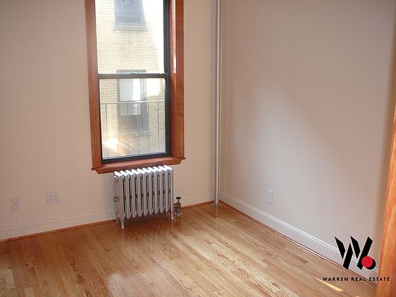 5th image of 304 E 11th St APT 4C