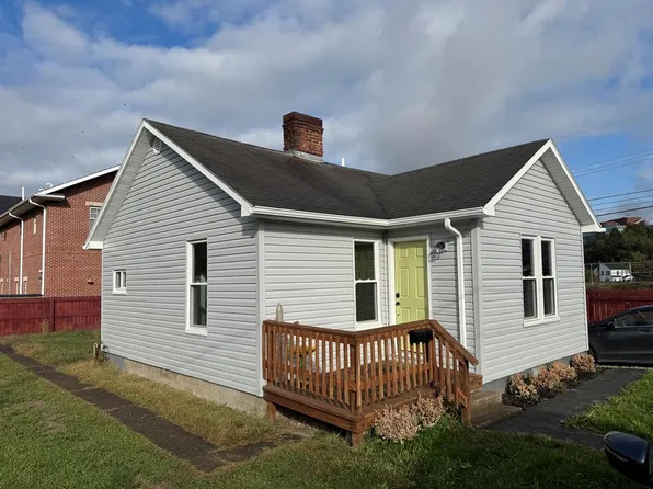 3 Greenlawn Ln, Wheeling, WV 26003