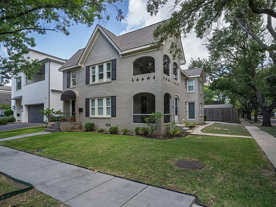 2202 South Blvd