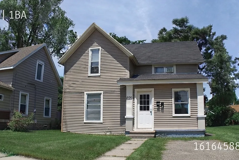 825 Evergreen St SE #WEST SIDE