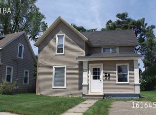 825 Evergreen St SE, Grand Rapids, MI 49507