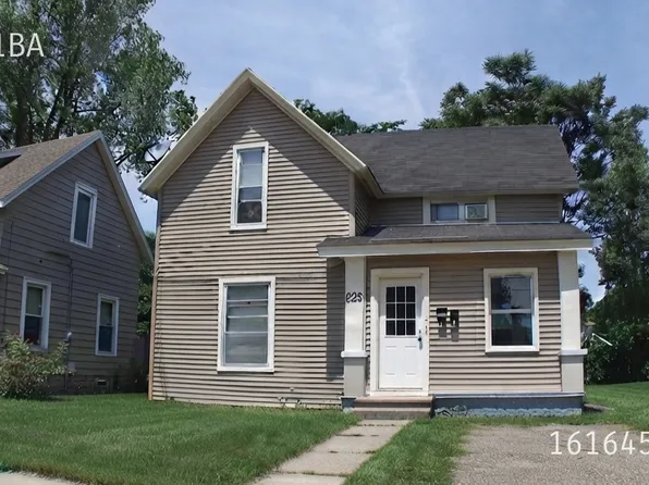 825 Evergreen St SE, Grand Rapids, MI 49507