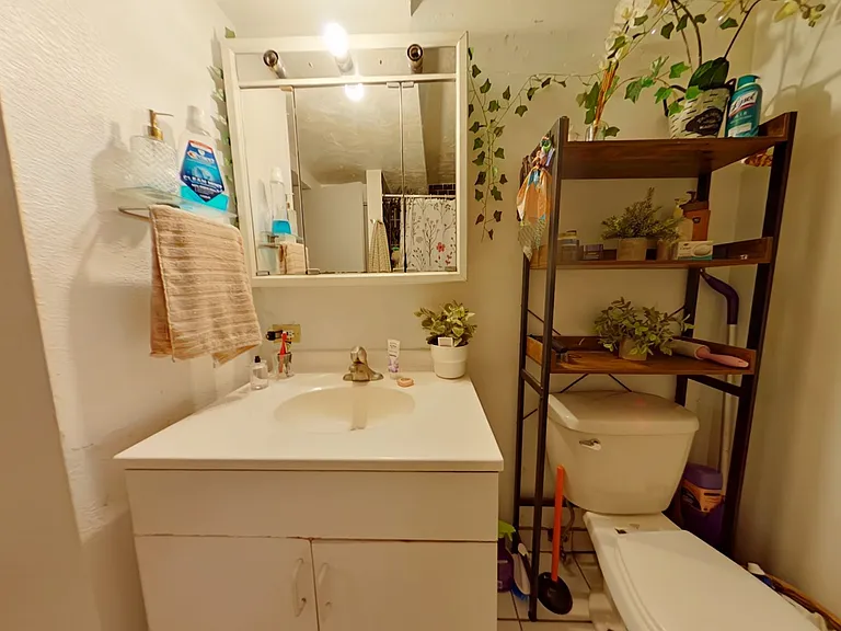 831 Wrightwood — Photo 9