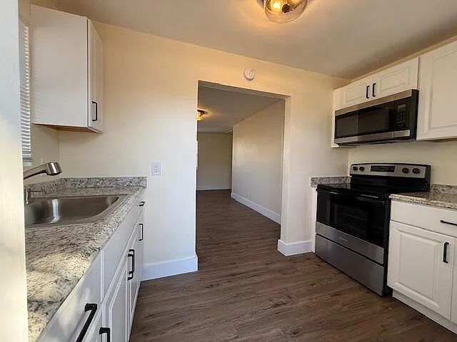 Building Photo - 904 4th St #3