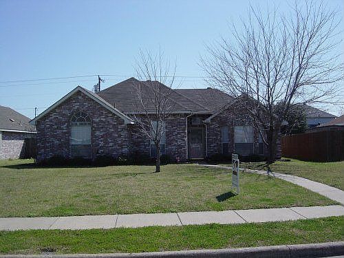 1st image of 1400 Old Knoll Dr