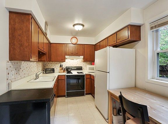 5th image of 4856 N Paulina St APT 2W