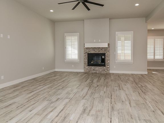 4th image of 1111 Cooper Dr