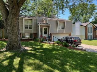 14829 Hillside Plz, Omaha, NE 68154